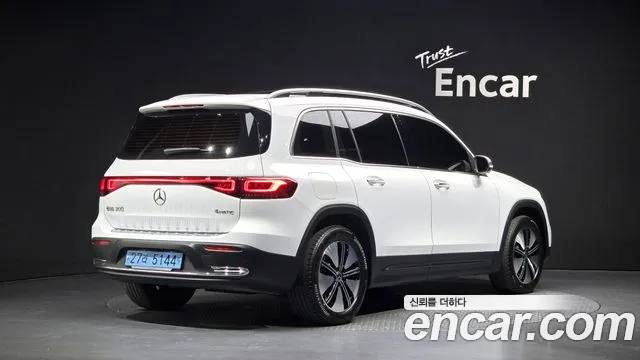 Mercedes-Benz EQB X243 — Фото автомобиля 2
