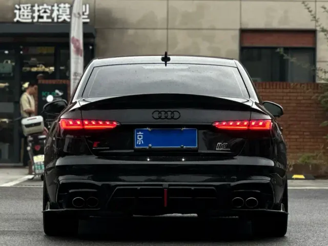 Audi S4 — Фото автомобиля 9
