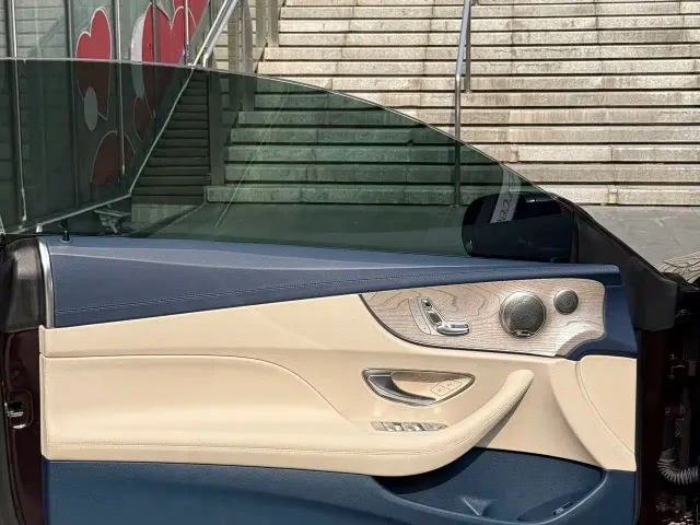 Mercedes-Benz E-Class — Фото автомобиля 10