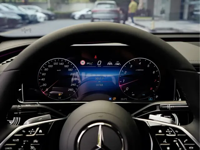 Mercedes-Benz E-Class — Фото автомобиля 10