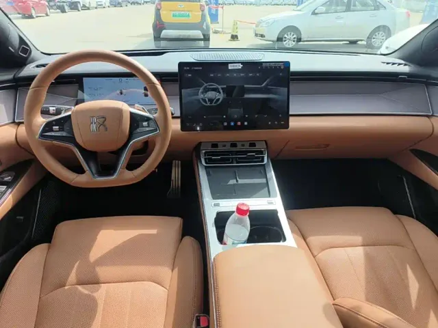 BYD Han L — Фото автомобиля 9
