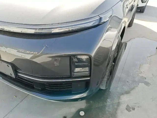 Li Auto L8 — Фото автомобиля 23