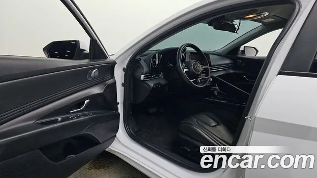 Hyundai Avante CN7 — Фото автомобиля 10