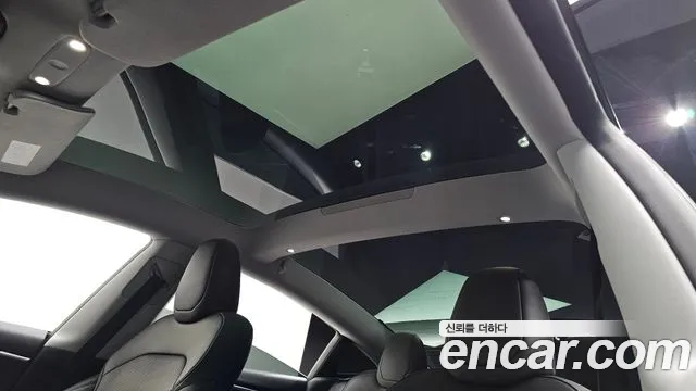 Tesla Model 3 — Фото автомобиля 16