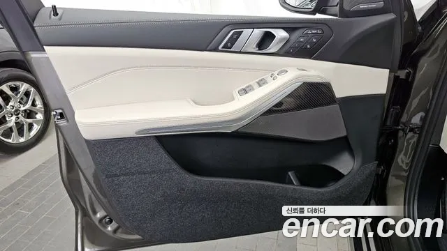 BMW X7 — Фото автомобиля 24