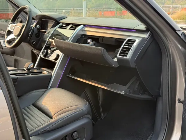 Land Rover Discovery — Фото автомобиля 18