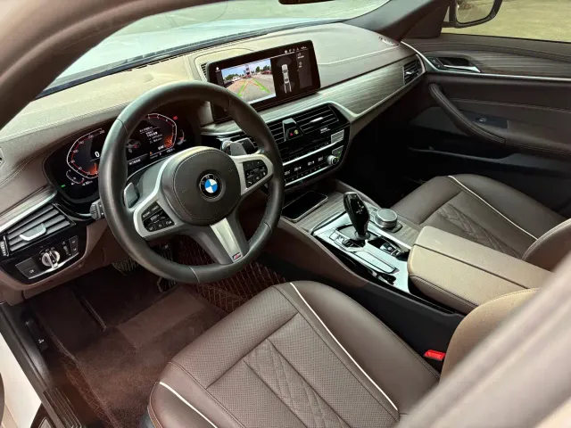 BMW 5 Series — Фото автомобиля 4