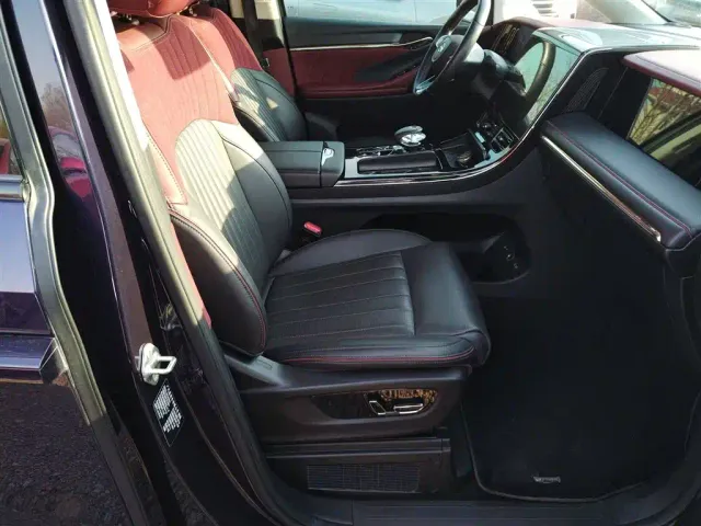 GAC Trumpchi E9 — Фото автомобиля 24