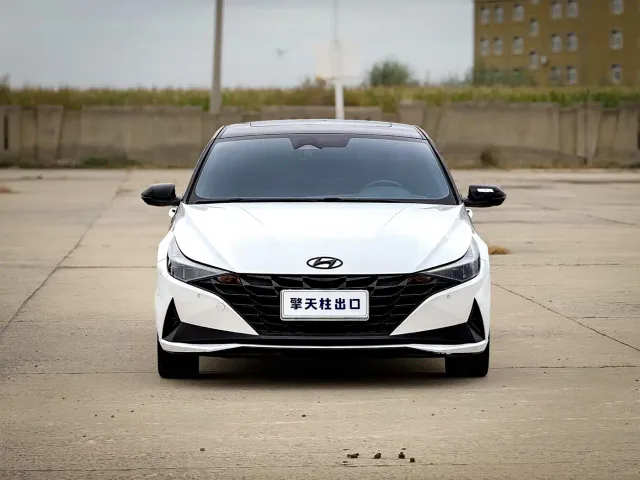 Hyundai Elantra — Фото автомобиля 2