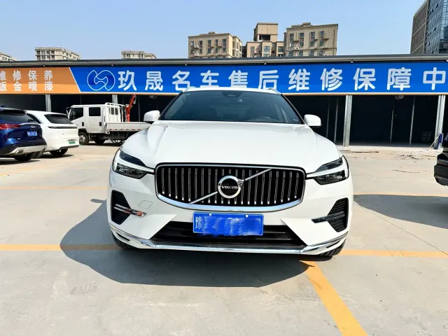 Volvo XC60 — Фото автомобиля 2