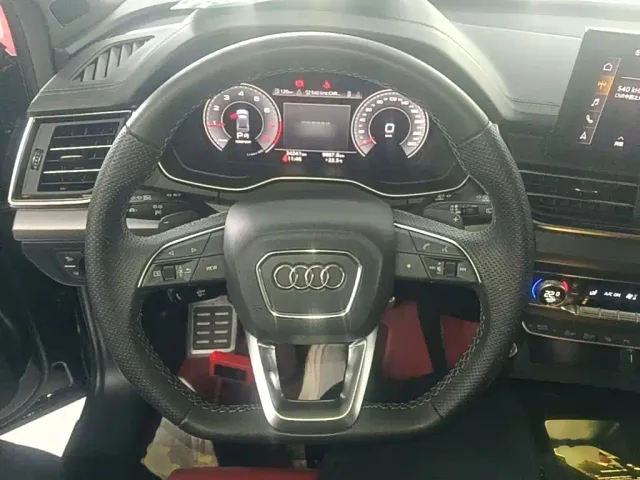 Audi Q5L — Фото автомобиля 10