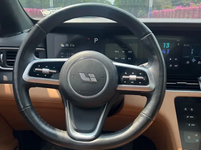 Li Auto ONE — Фото автомобиля 15