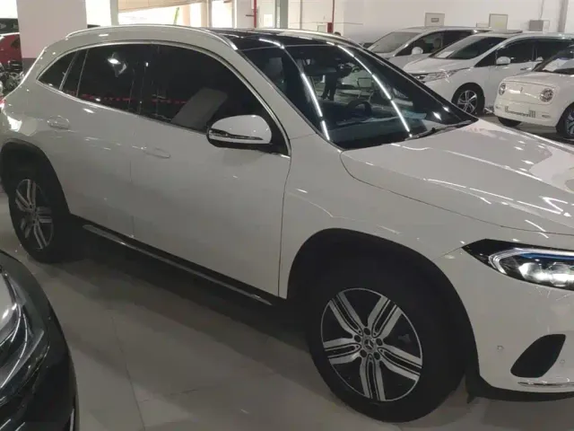 Mercedes-Benz EQA — Фото автомобиля 3