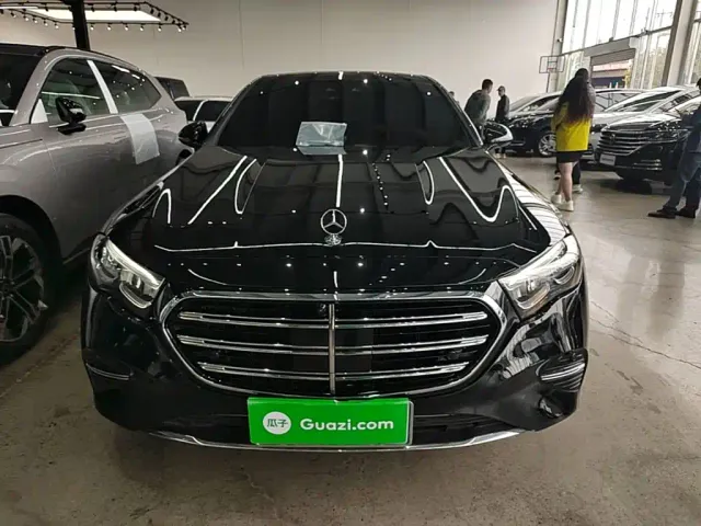 Mercedes-Benz E-Class — Фото автомобиля 2
