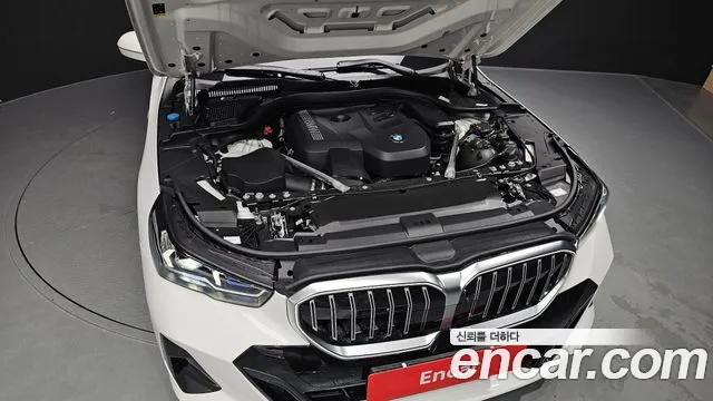 BMW 5-Series 5 серия (G60) 530i xDrive M Sport — Фото автомобиля 6