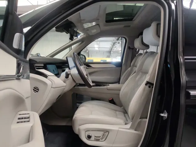 Volvo EM90 — Фото автомобиля 2