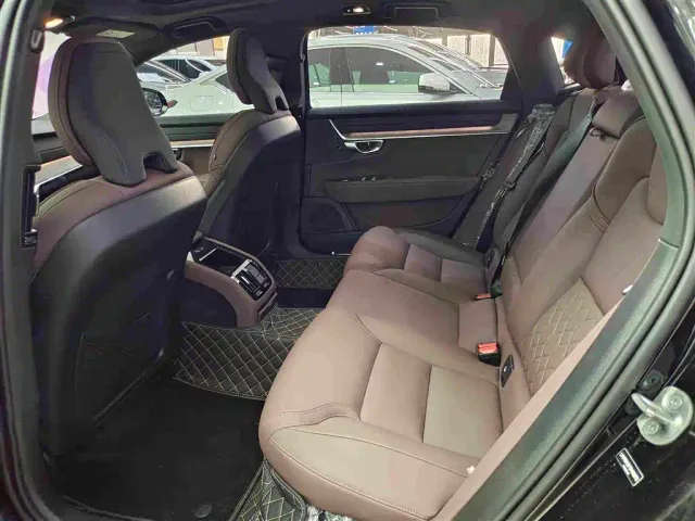 Volvo S90 — Фото автомобиля 11