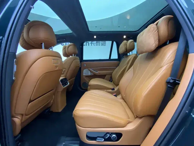 Aito M8 — Фото автомобиля 19