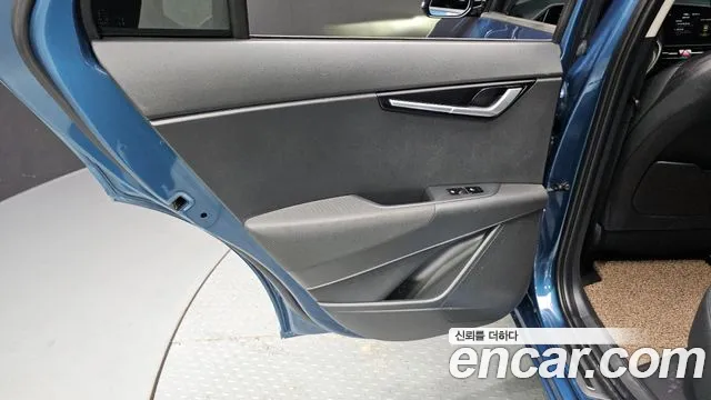 Kia Niro — Фото автомобиля 14