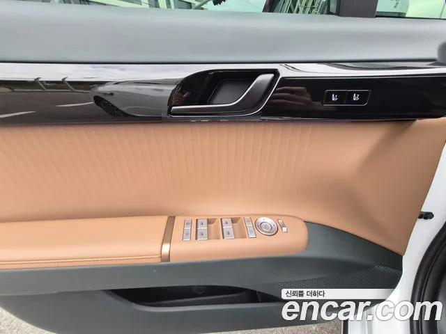 Hyundai Grandeur GN7 — Фото автомобиля 16