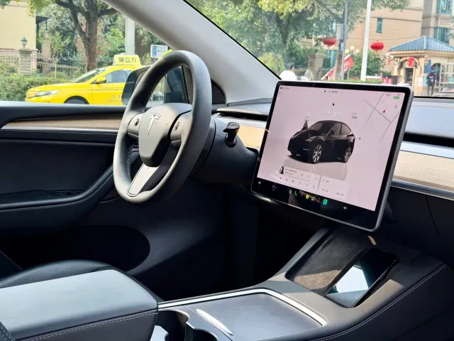 Tesla Model Y 2022 Facelift Rear-Wheel Drive Version — Фото автомобиля 9