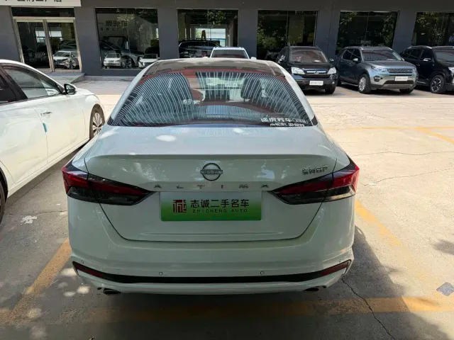Nissan Teana — Фото автомобиля 4