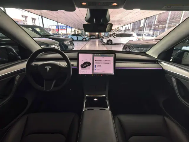 Tesla Model Y — Фото автомобиля 9