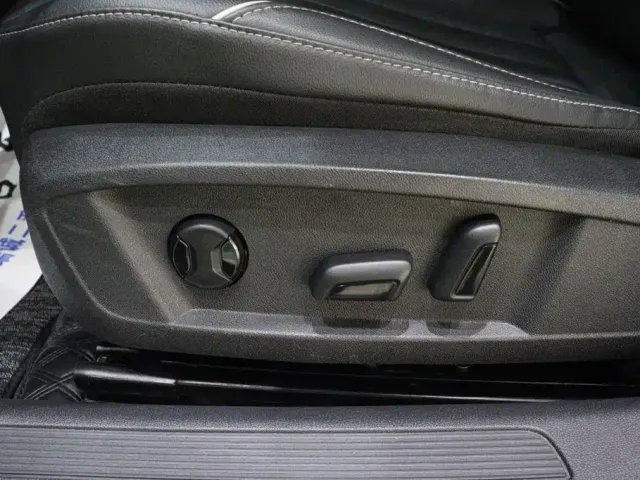Volkswagen Passat — Фото автомобиля 20