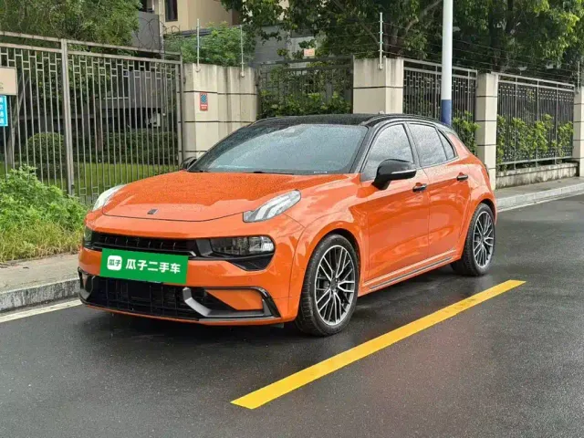 Фотография автомобиля — Lynk & Co 02 Hatchback