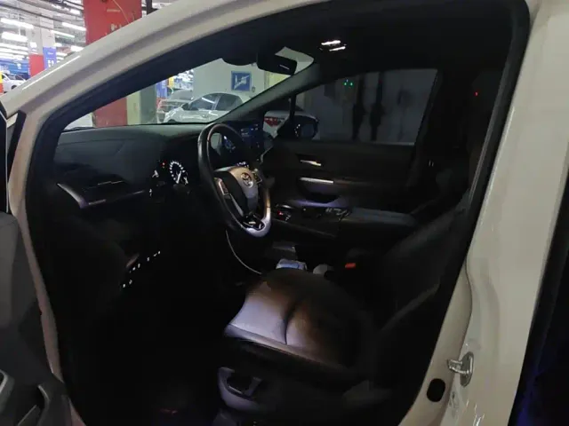 Toyota Sienna — Фото автомобиля 14