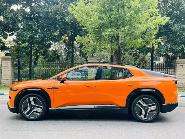 Changan Qiyuan E07 — Фото автомобиля 6