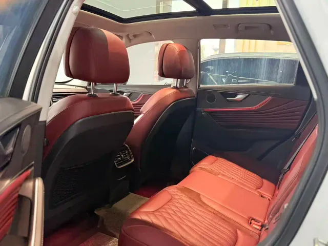 Hongqi HS5 — Фото автомобиля 15