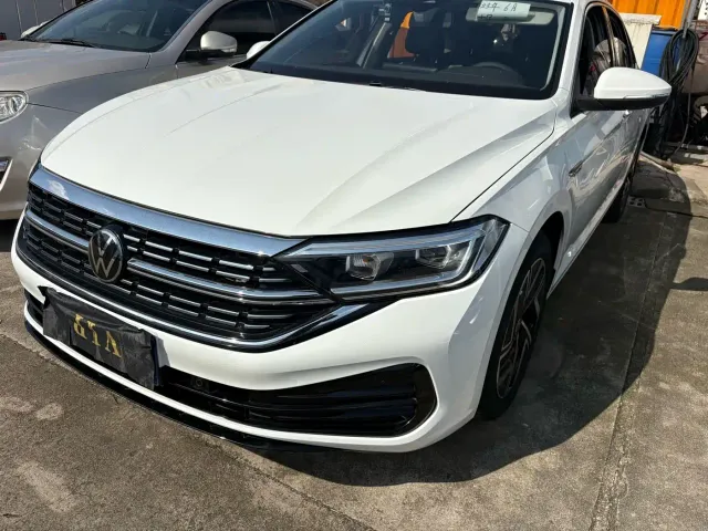 Фотография автомобиля — Volkswagen Sagitar