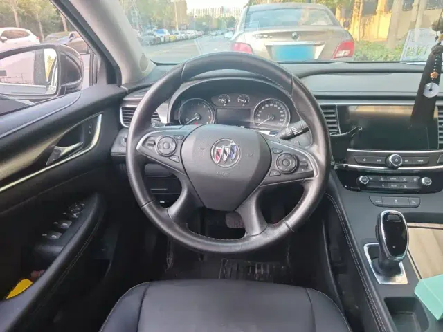 Buick LaCrosse — Фото автомобиля 11