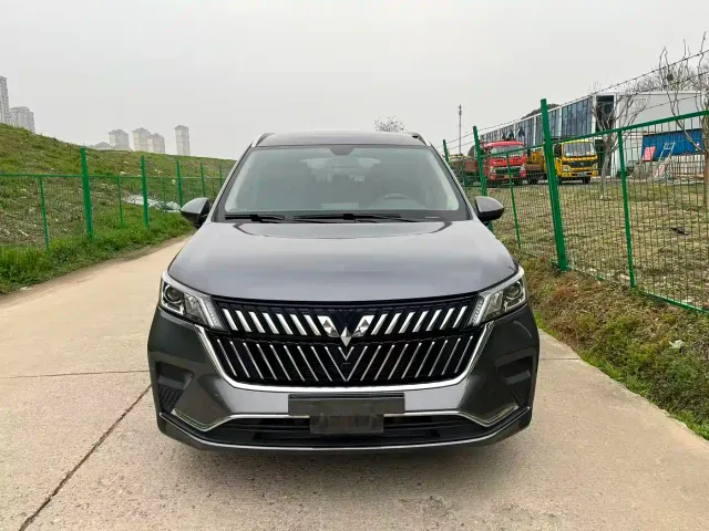 Wuling Jiachen — Фото автомобиля 2