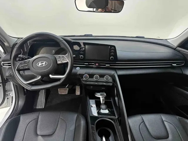 Hyundai Elantra — Фото автомобиля 29