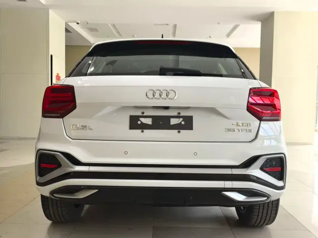 Audi Q2L — Фото автомобиля 3