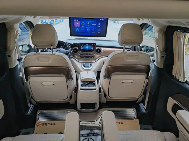 Mercedes-Benz V-Class — Фото автомобиля 12