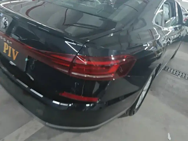 Volkswagen Passat — Фото автомобиля 7
