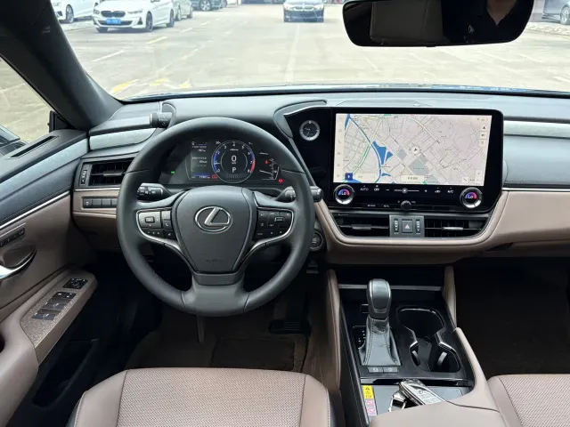 Lexus ES — Фото автомобиля 7