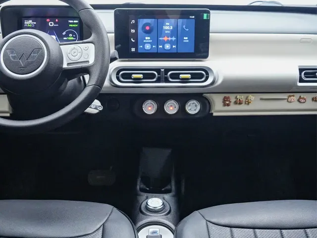 Wuling Hongguang Mini EV — Фото автомобиля 6