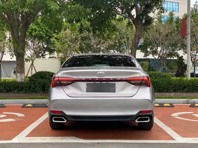 Toyota Avalon — Фото автомобиля 8