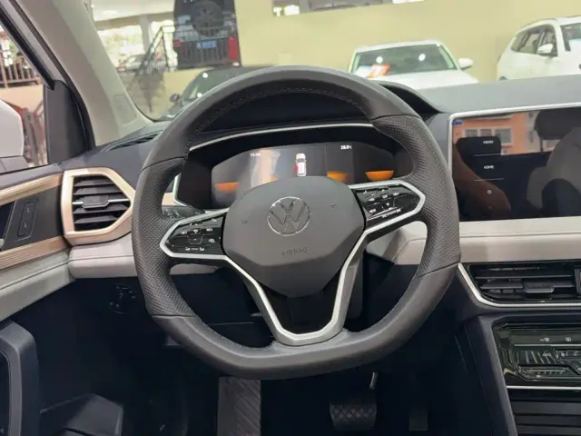 Volkswagen Tharu — Фото автомобиля 3