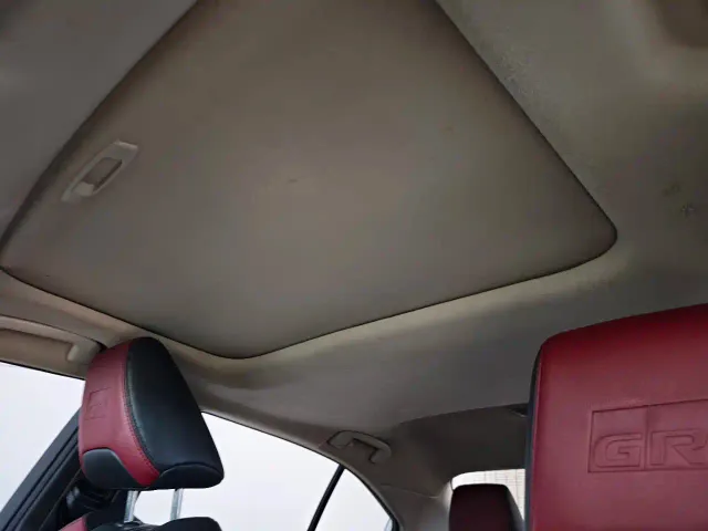 Toyota Corolla — Фото автомобиля 10