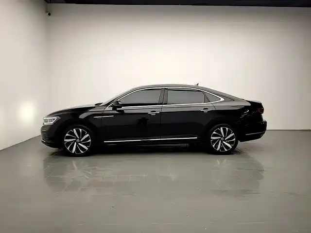 Volkswagen Passat — Фото автомобиля 4