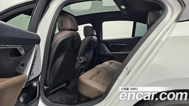 BMW 5 Series G60 — Фото автомобиля 16