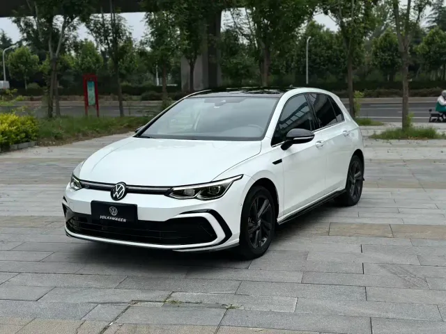 Фотография автомобиля — Volkswagen Golf