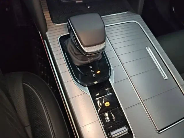 Hongqi HS7 PHEV — Фото автомобиля 13