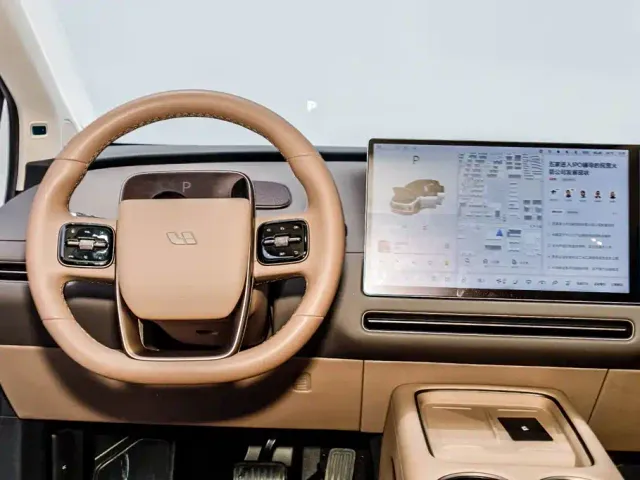 Li Auto i8 — Фото автомобиля 25