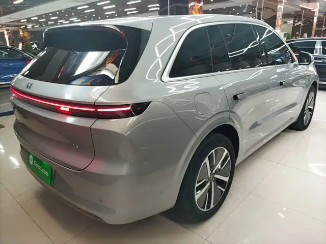 Li Auto L6 — Фото автомобиля 6